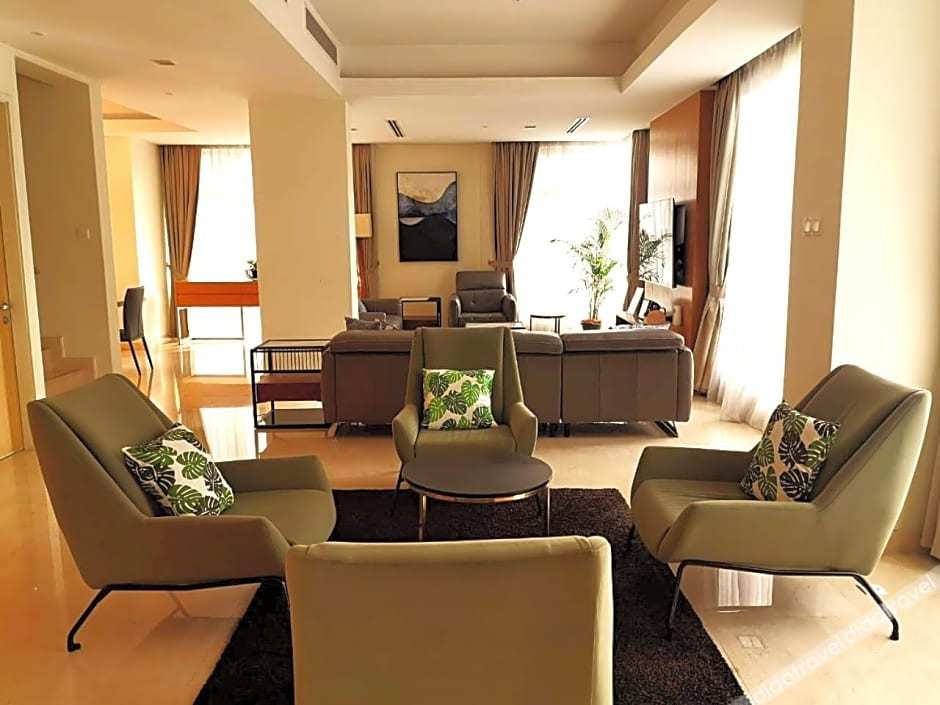 Cormar Suites 5*