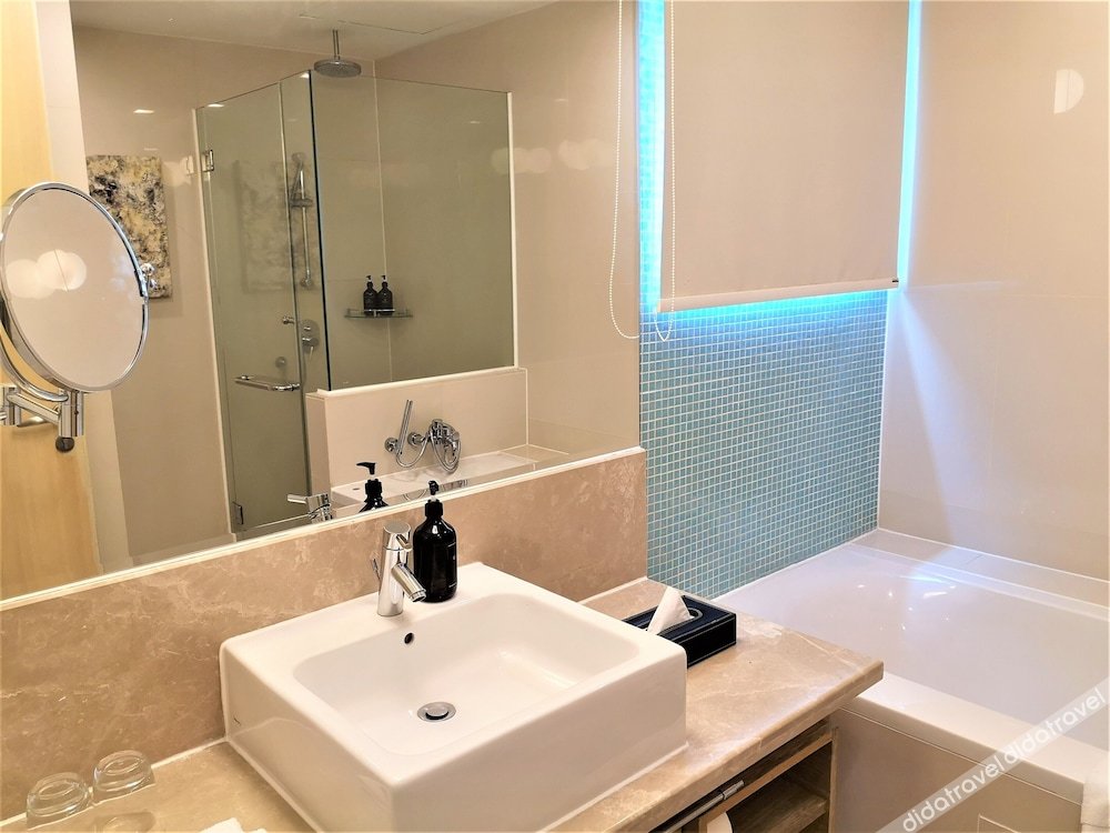 Cormar Suites 5*