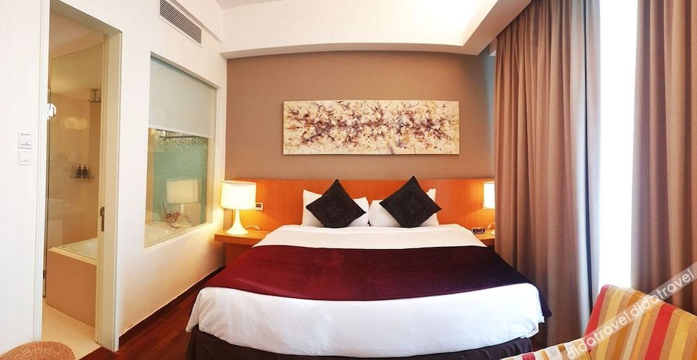 Cormar Suites 5*