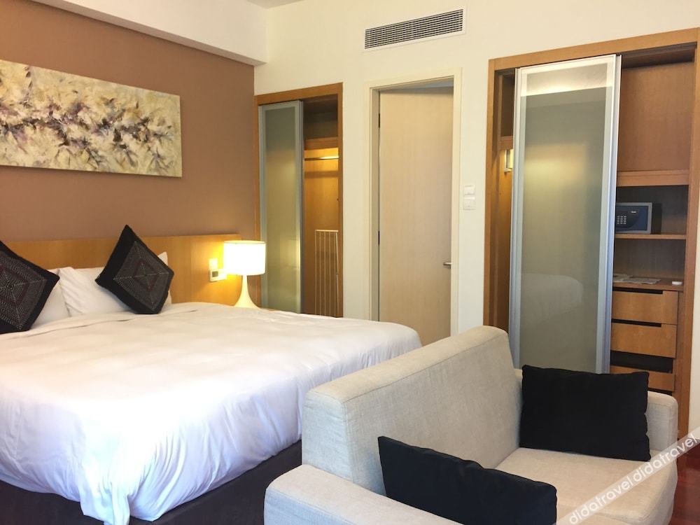 Cormar Suites 5*