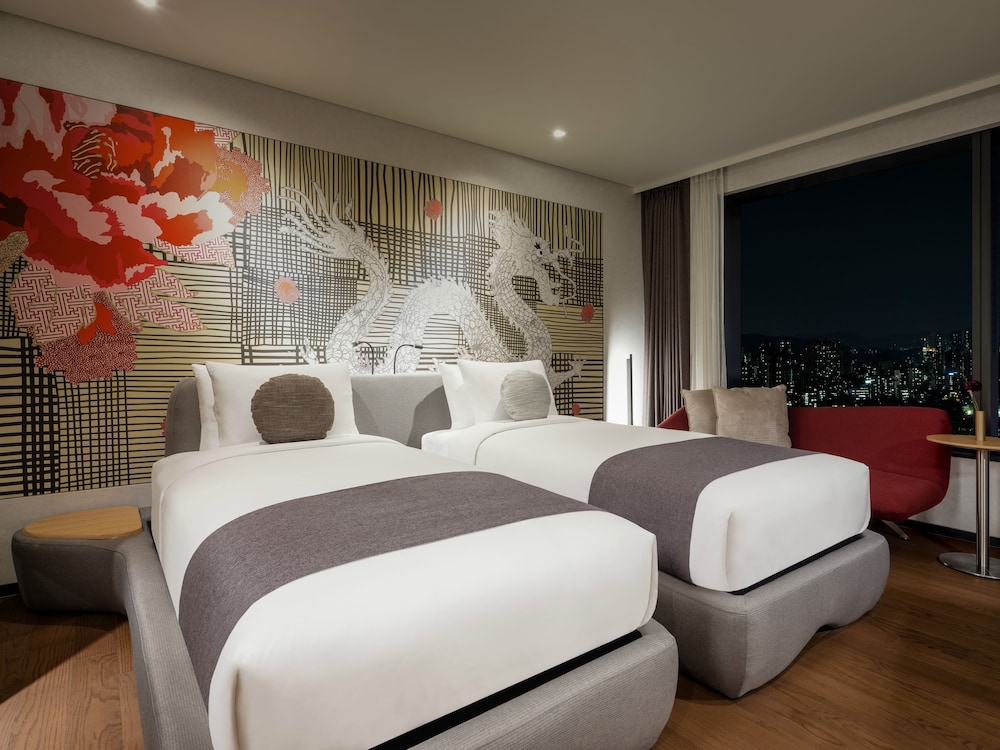 Novotel Ambassador Seoul Yongsan 5*