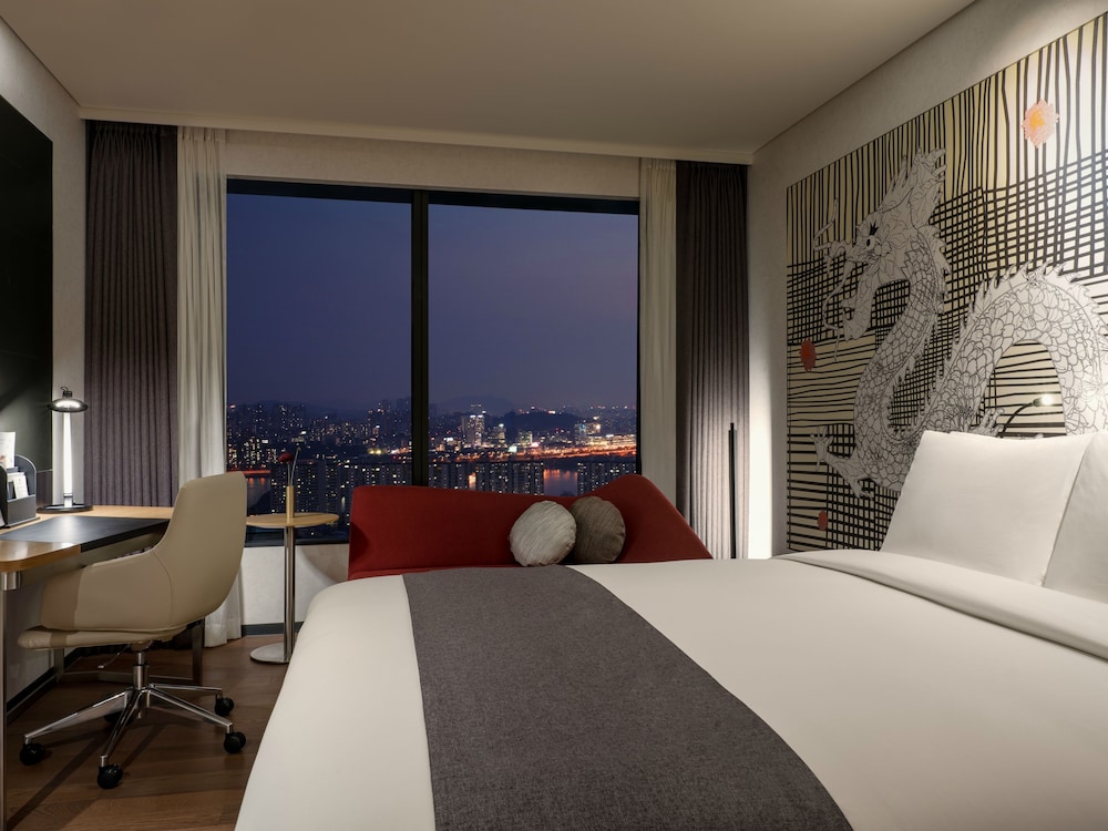 Novotel Ambassador Seoul Yongsan 5*