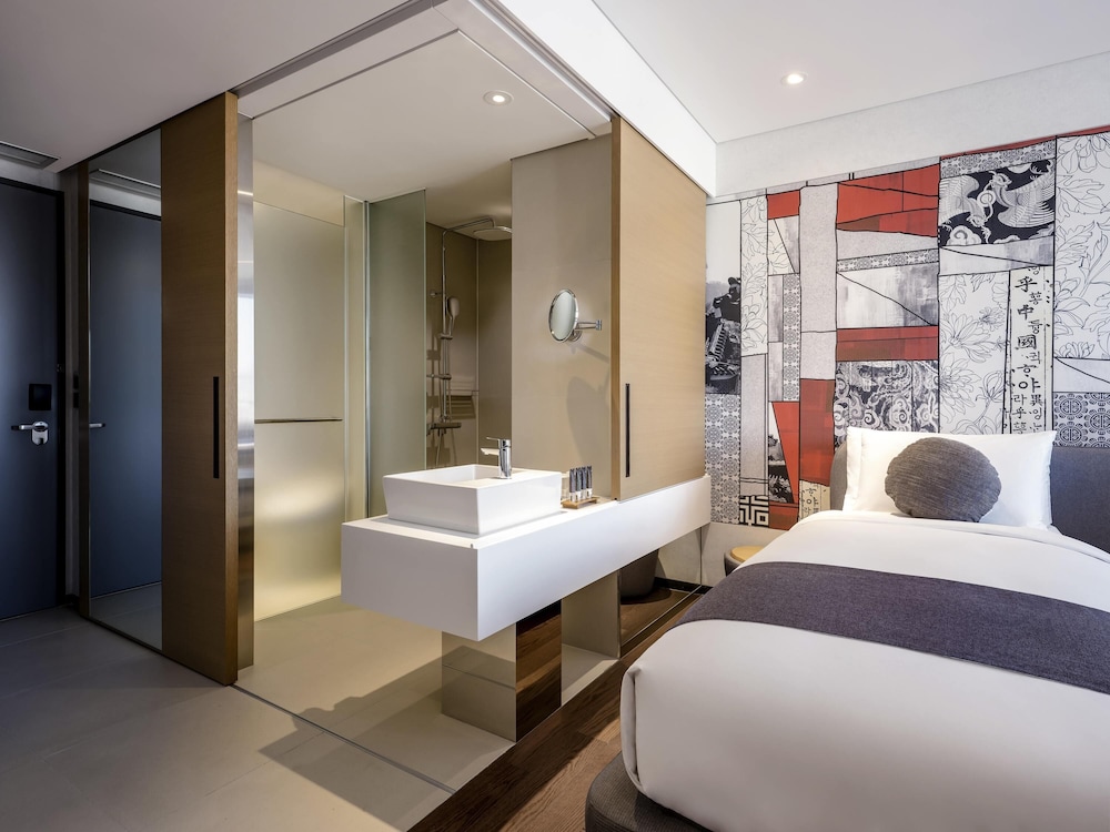 Novotel Ambassador Seoul Yongsan 5*
