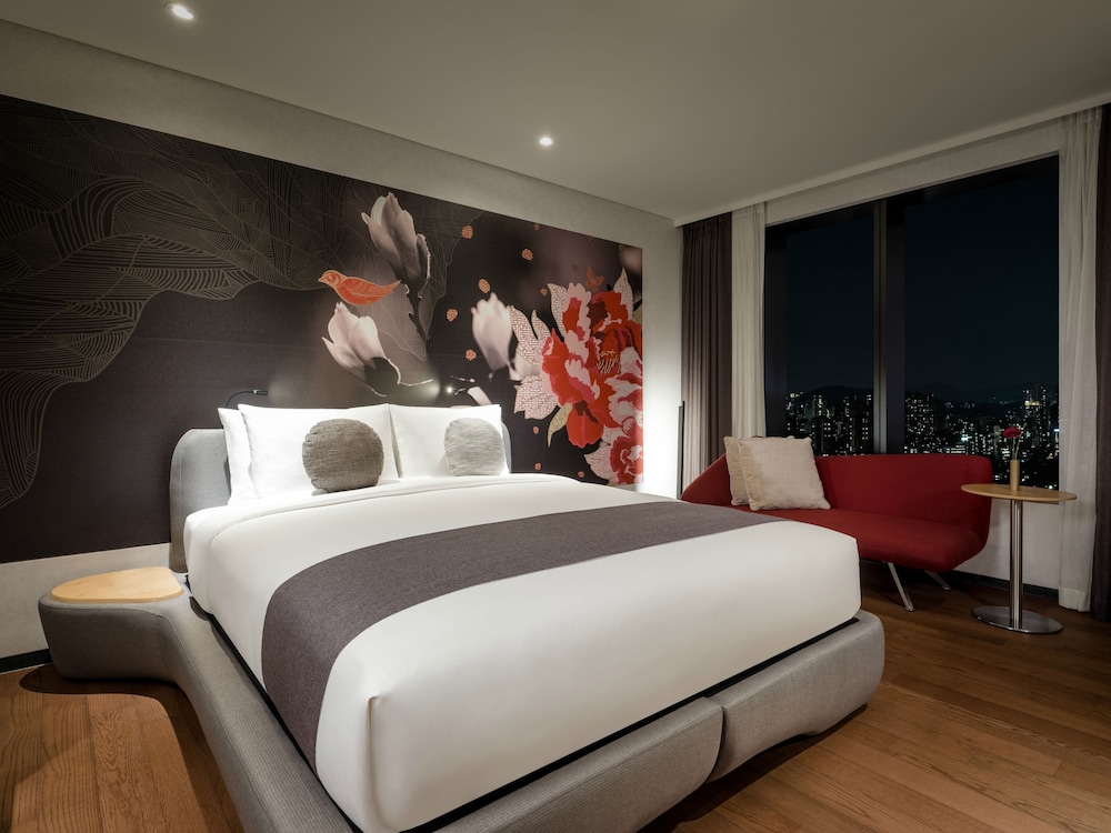 Novotel Ambassador Seoul Yongsan 5*