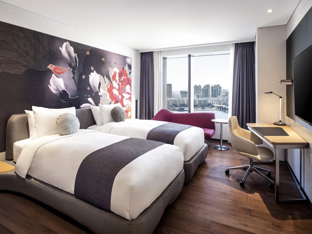 Novotel Ambassador Seoul Yongsan 5*