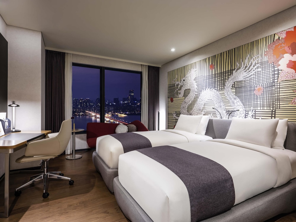 Novotel Ambassador Seoul Yongsan 5*