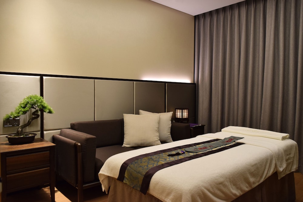 Novotel Ambassador Seoul Yongsan 5*