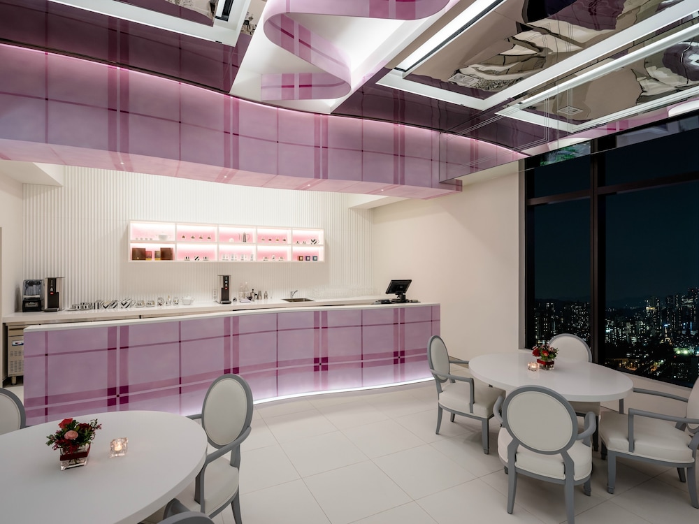 Novotel Ambassador Seoul Yongsan 5*