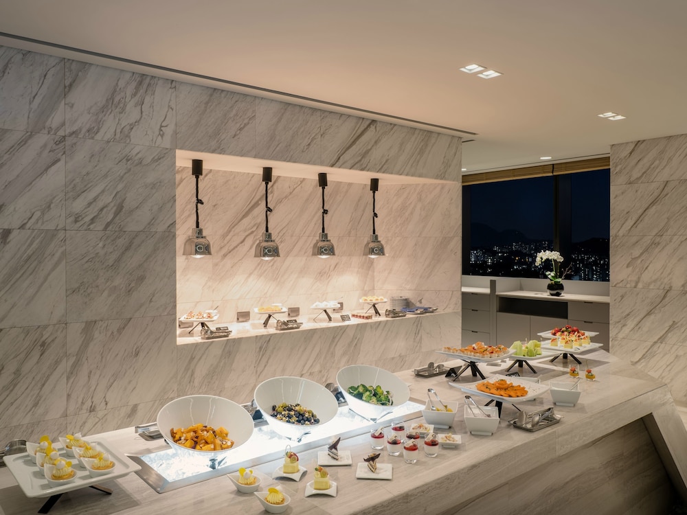 Novotel Ambassador Seoul Yongsan 5*