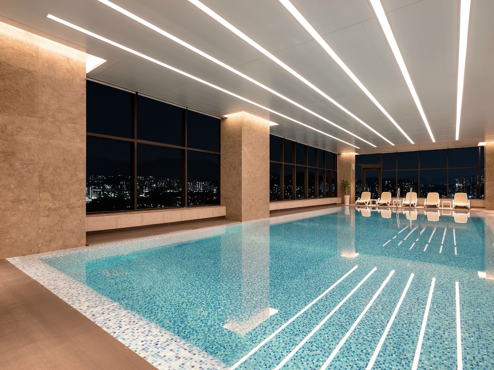 Novotel Ambassador Seoul Yongsan 5*