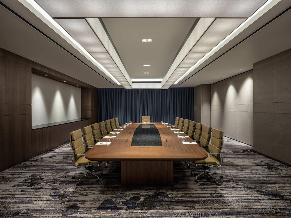Novotel Ambassador Seoul Yongsan 5*