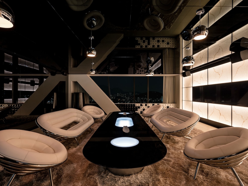 Novotel Ambassador Seoul Yongsan 5*