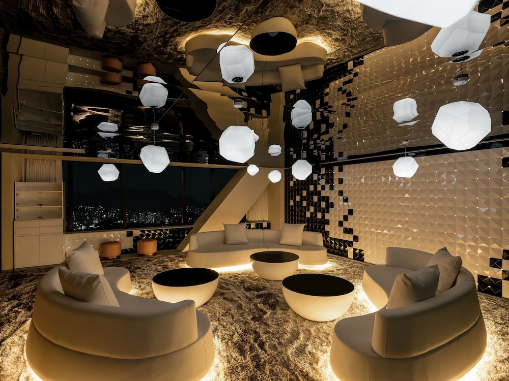 Novotel Ambassador Seoul Yongsan 5*