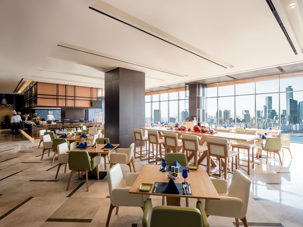 Novotel Ambassador Seoul Yongsan 5*