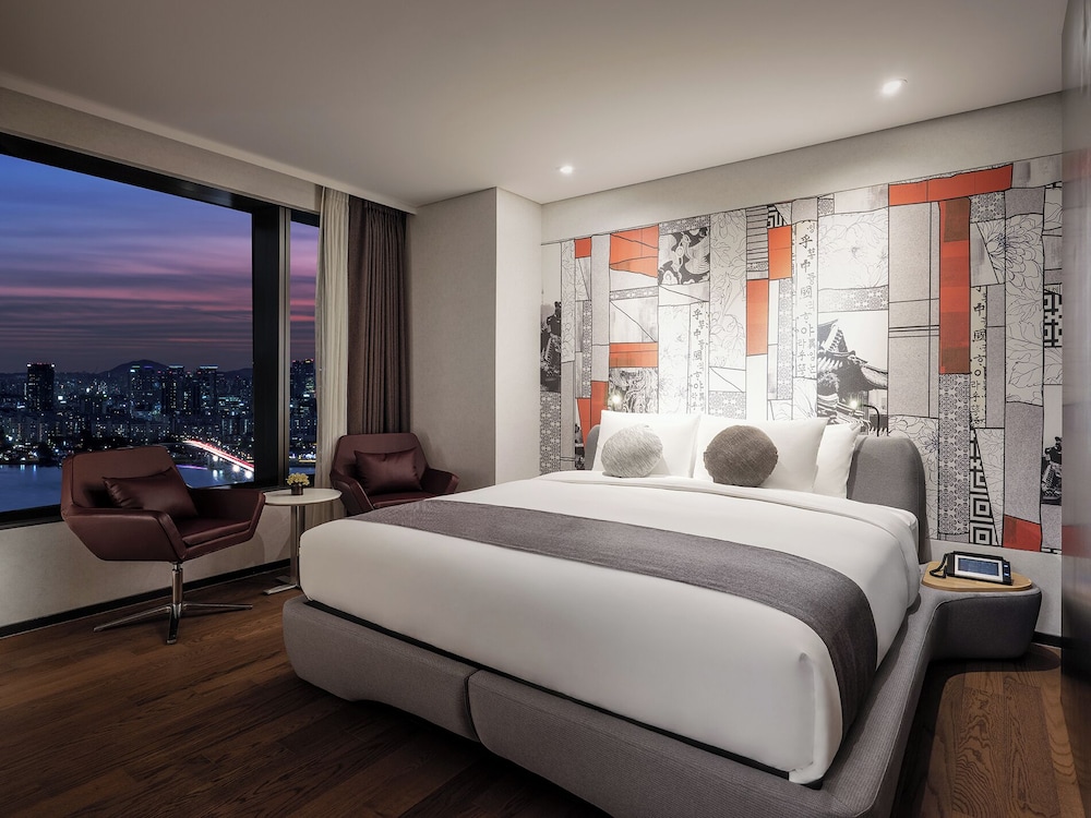 Novotel Ambassador Seoul Yongsan 5*