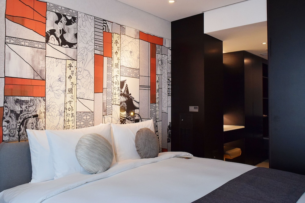 Novotel Ambassador Seoul Yongsan 5*