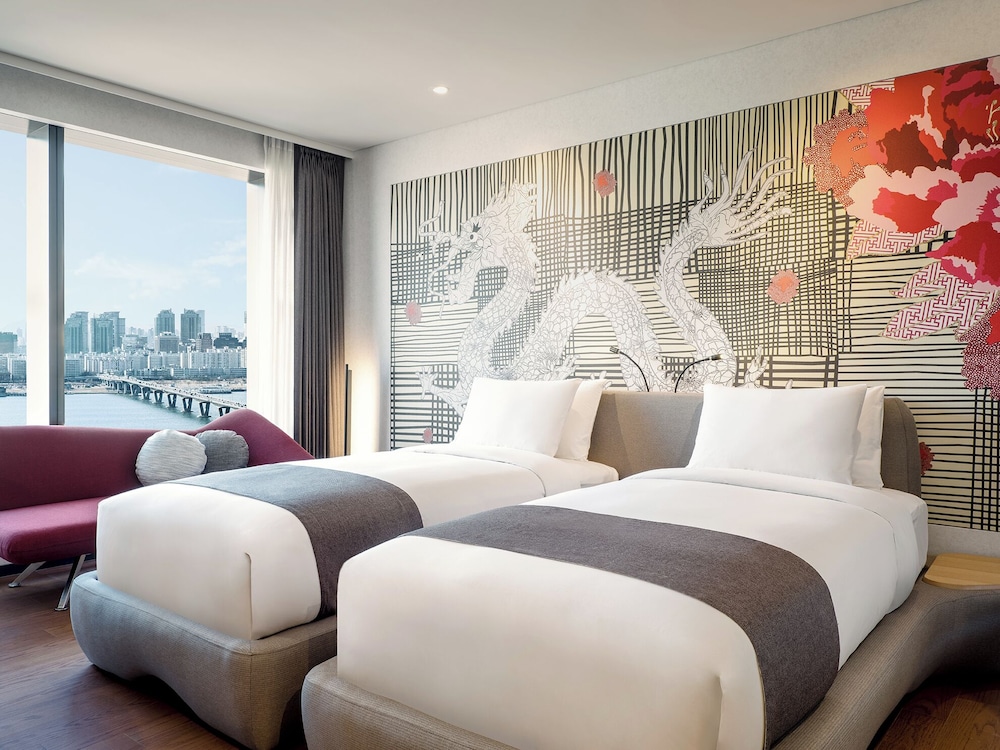 Novotel Ambassador Seoul Yongsan 5*