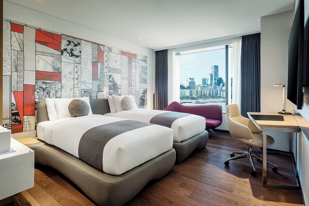 Novotel Ambassador Seoul Yongsan 5*