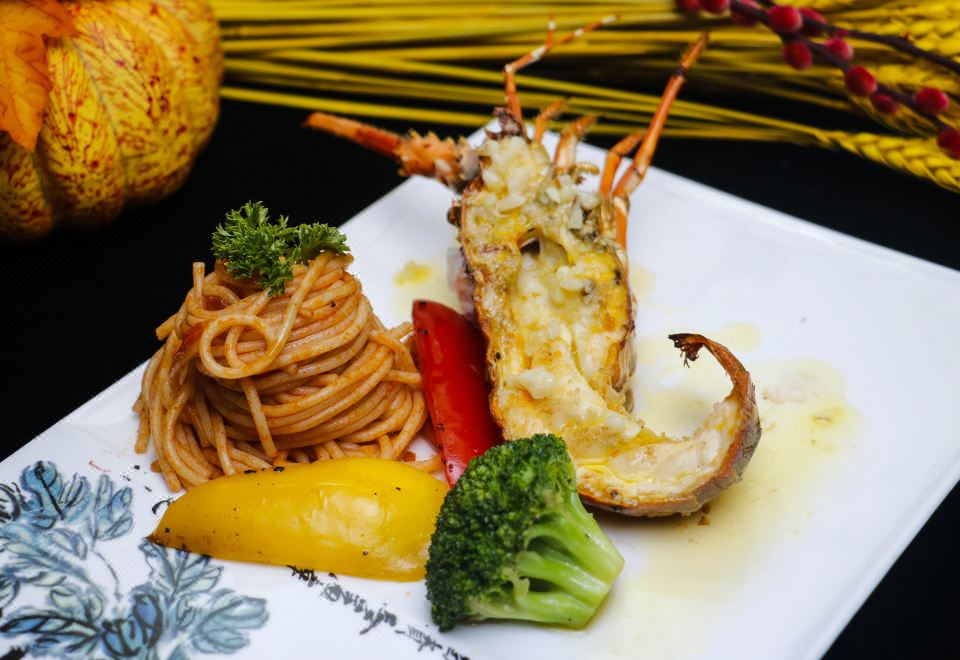 Jinsha Seaview Hotel Sanya 5*