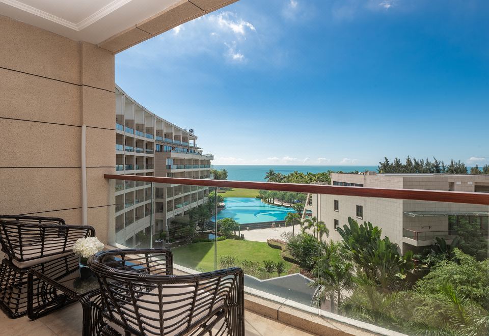 Jinsha Seaview Hotel Sanya 5*