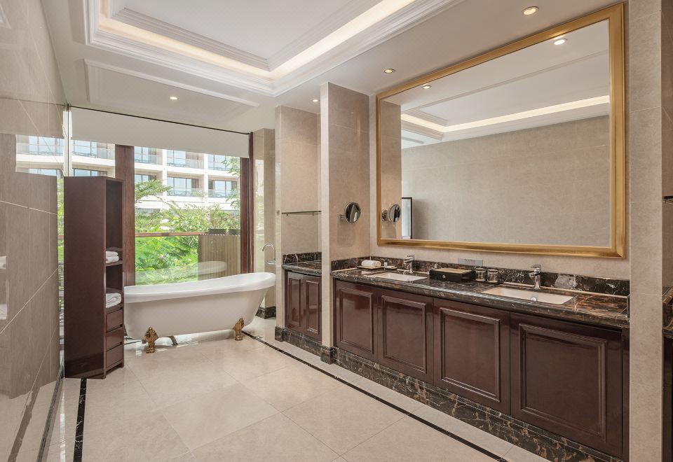 Jinsha Seaview Hotel Sanya 5*