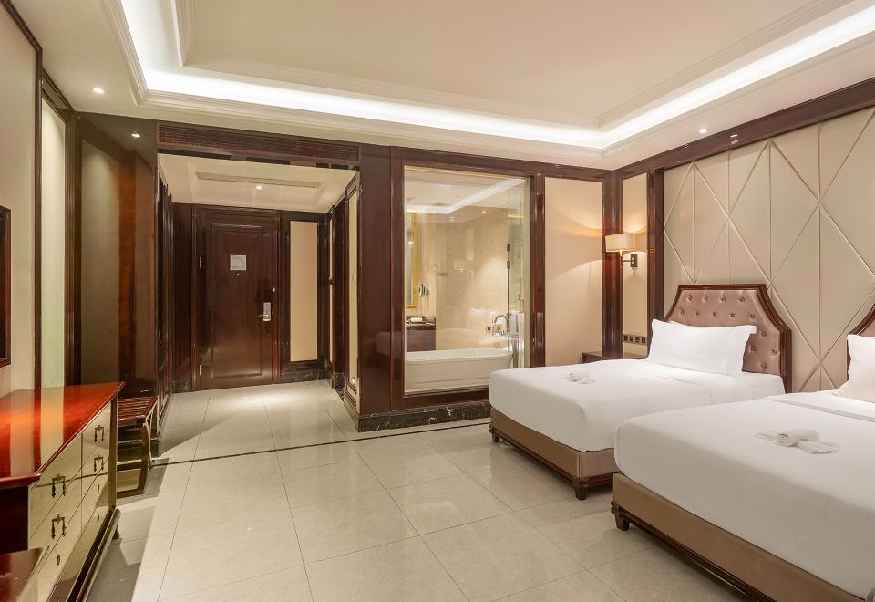 Jinsha Seaview Hotel Sanya 5*