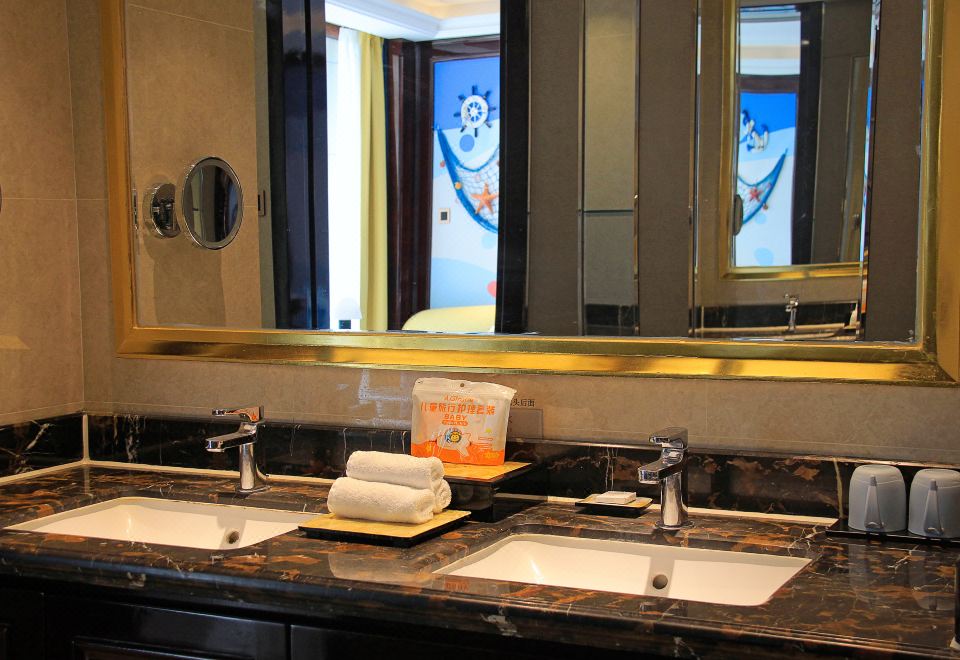 Jinsha Seaview Hotel Sanya 5*