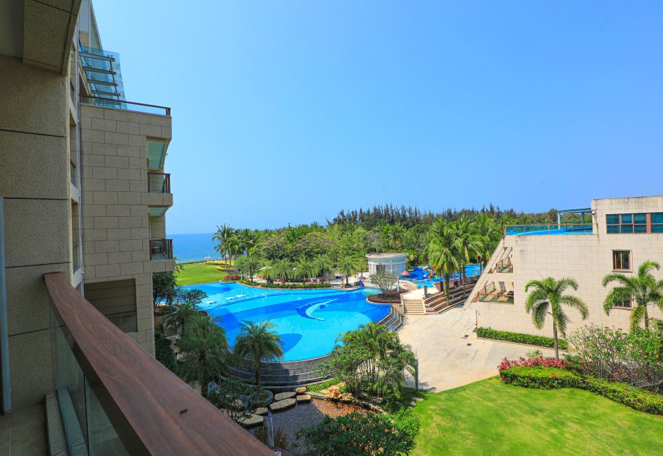 Jinsha Seaview Hotel Sanya 5*