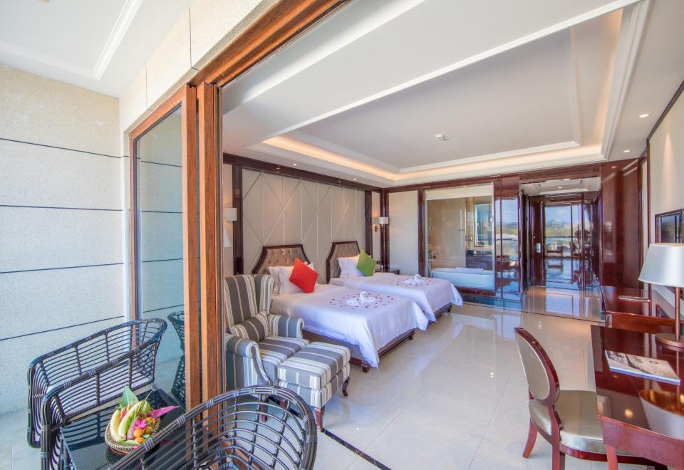 Jinsha Seaview Hotel Sanya 5*