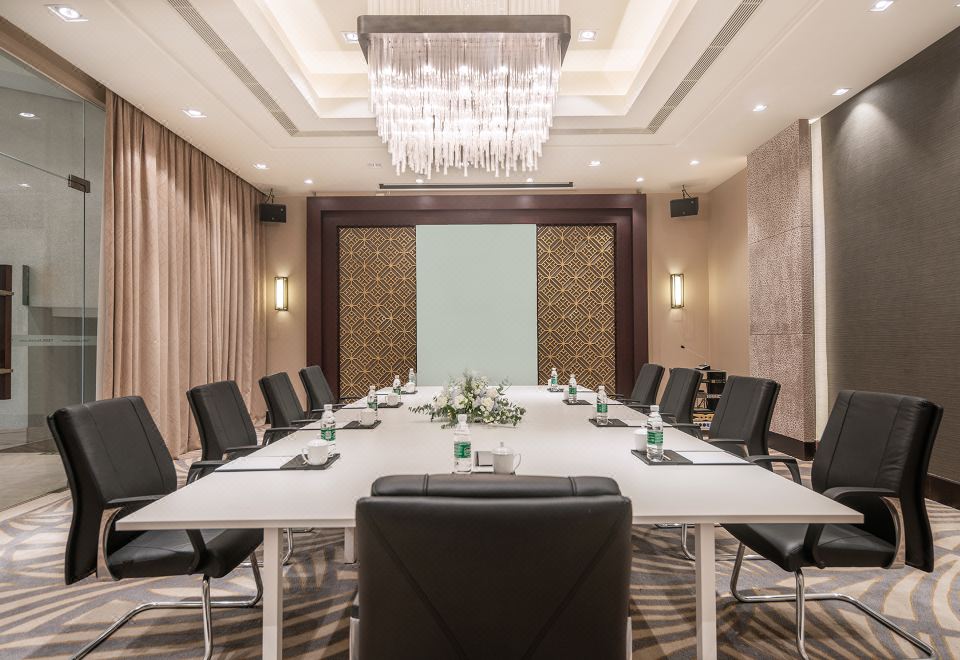 Jinsha Seaview Hotel Sanya 5*