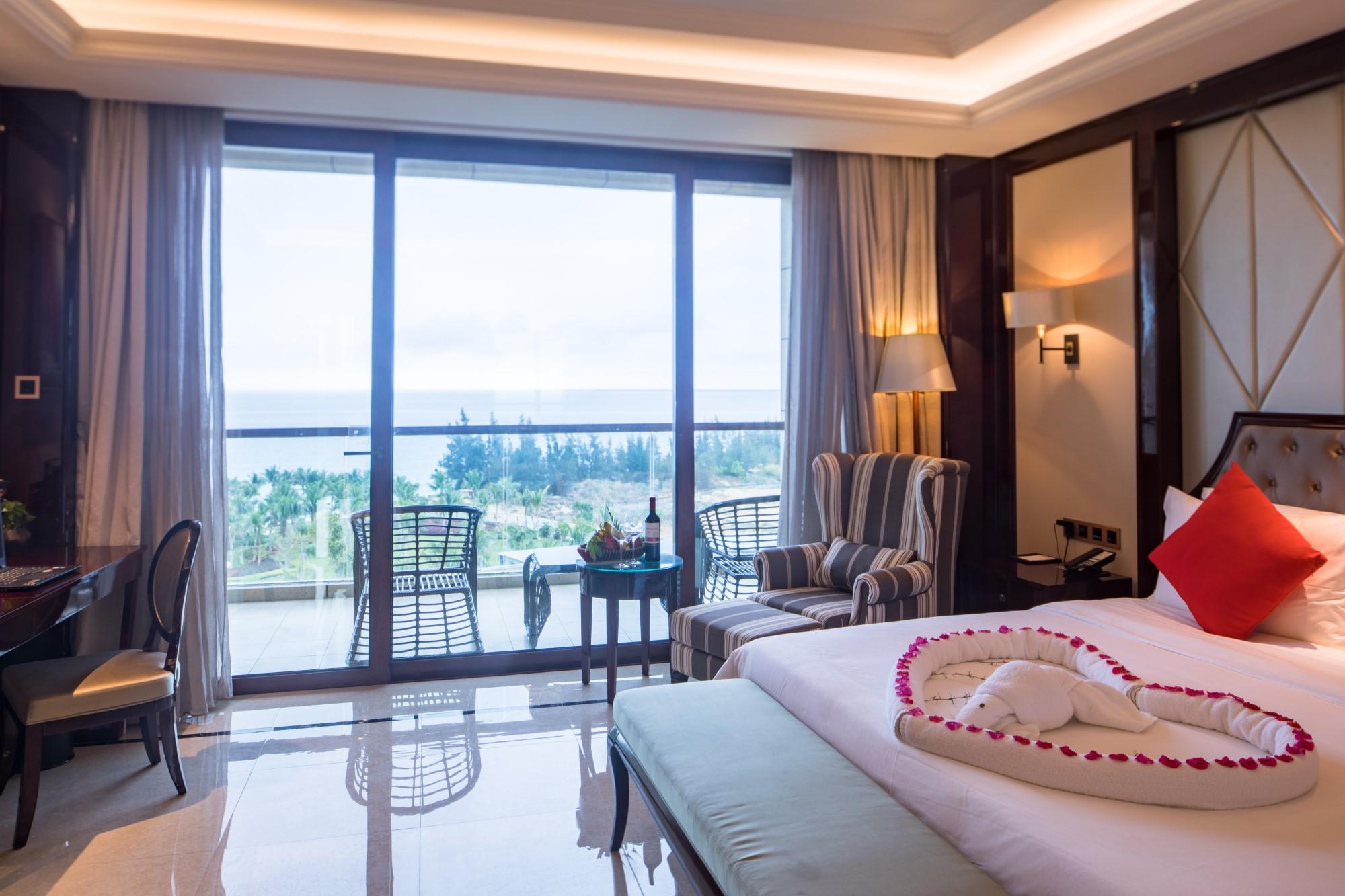 Jinsha Seaview Hotel Sanya 5*