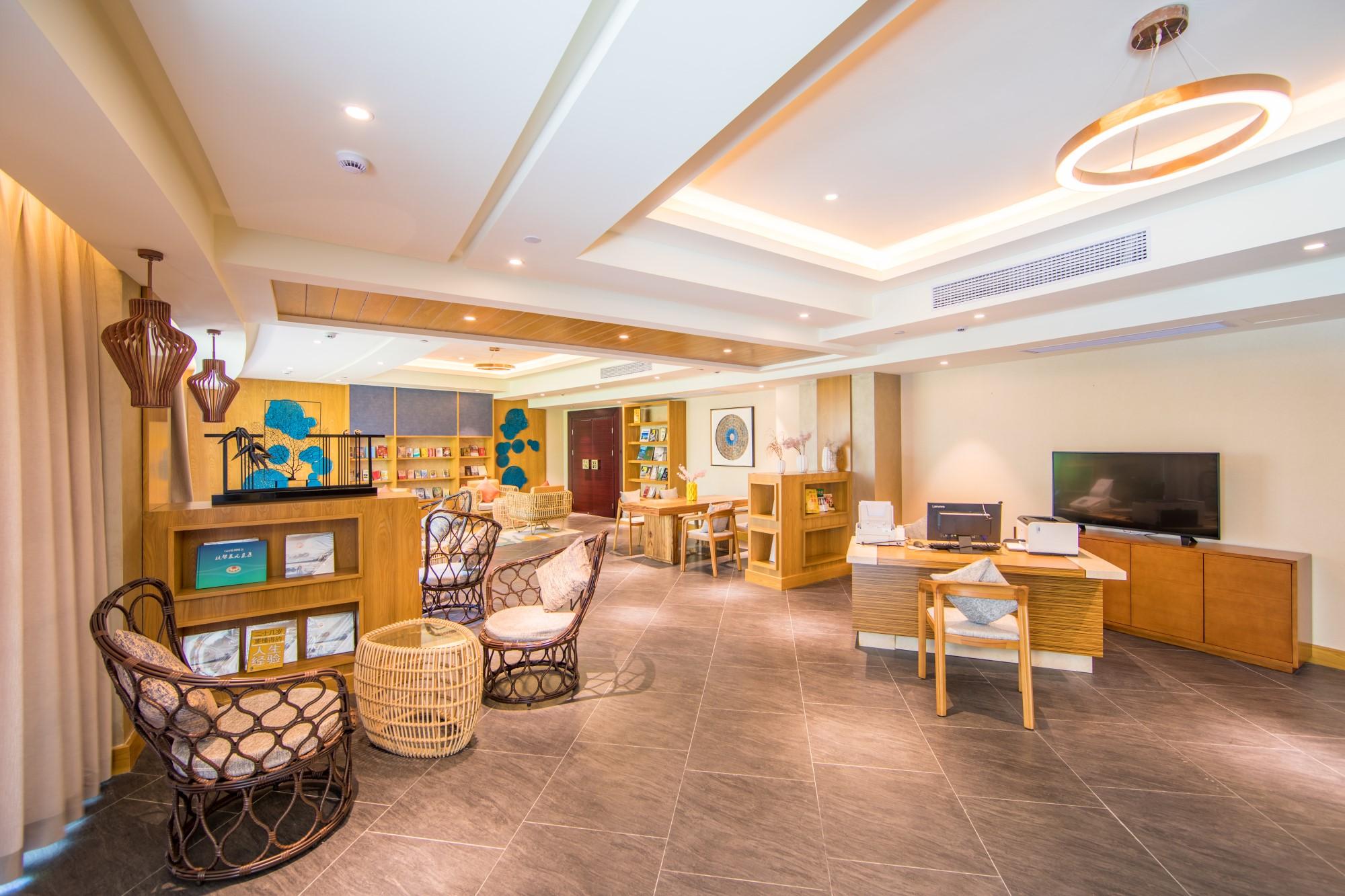 Jinsha Seaview Hotel Sanya 5*