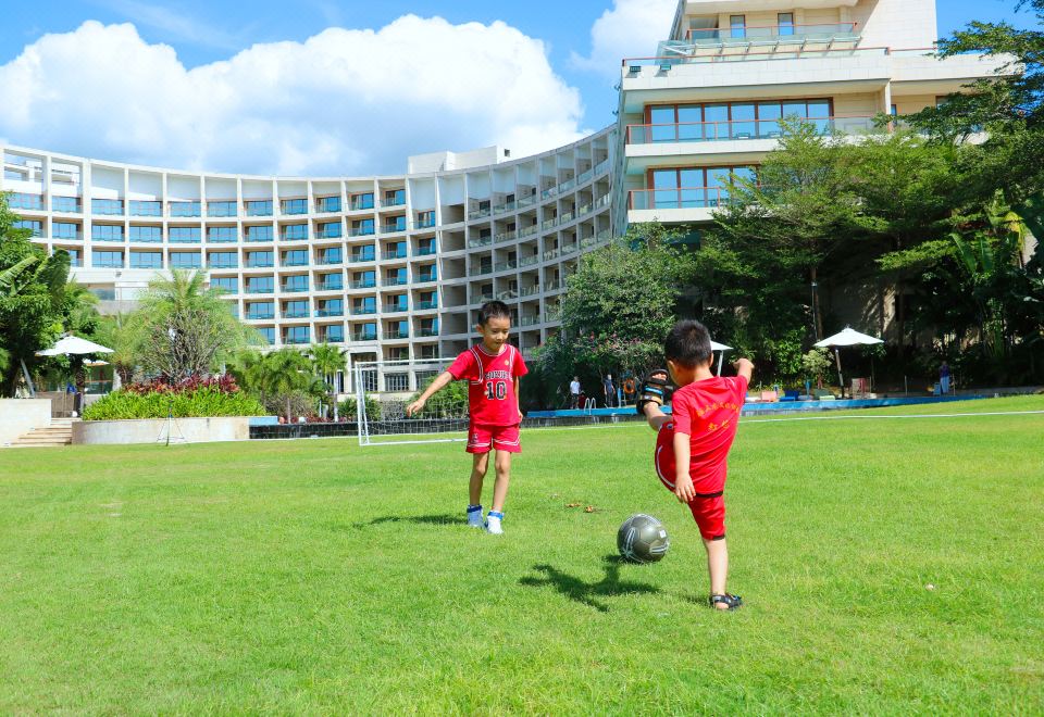 Jinsha Seaview Hotel Sanya 5*