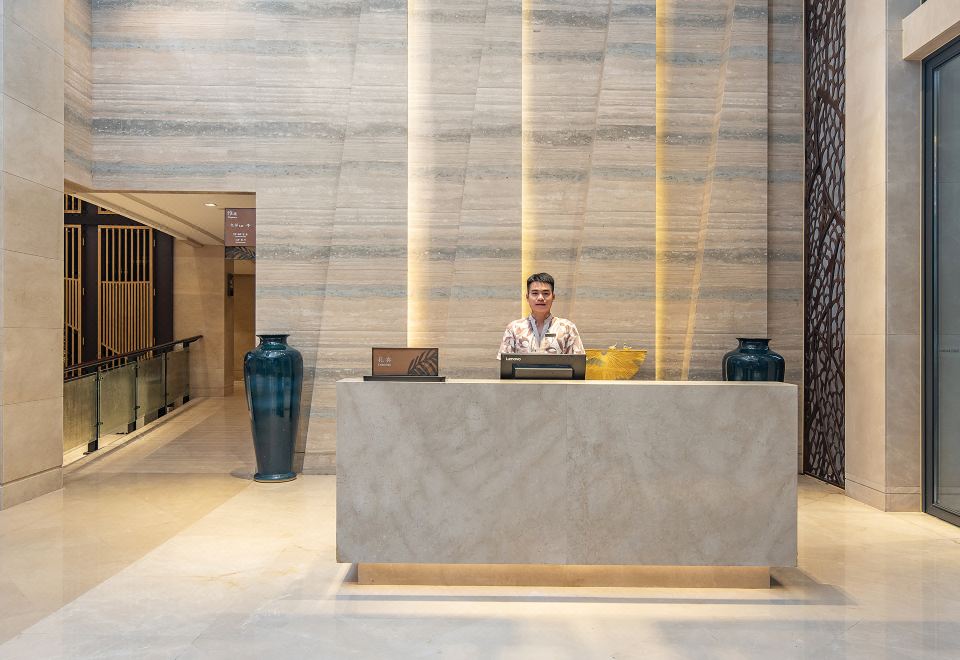 Jinsha Seaview Hotel Sanya 5*