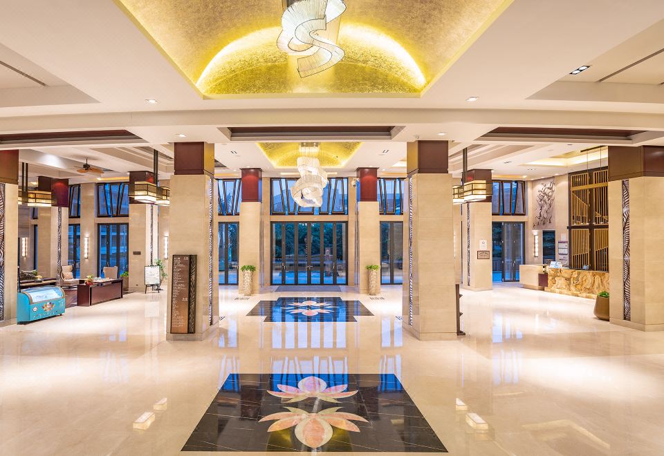 Jinsha Seaview Hotel Sanya 5*