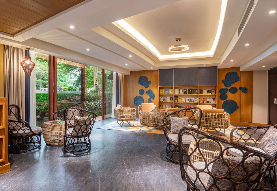 Jinsha Seaview Hotel Sanya 5*