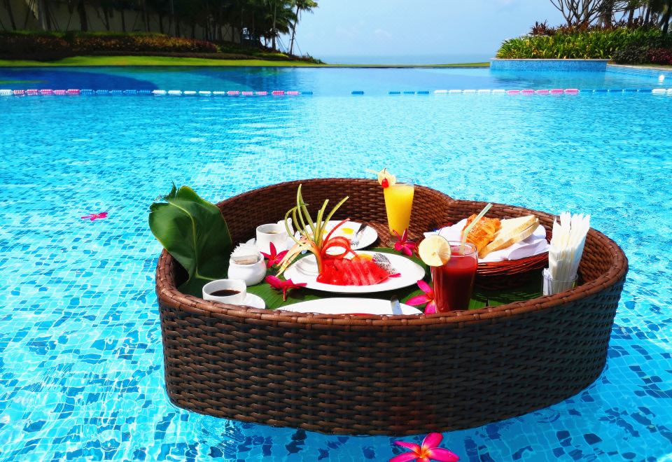 Jinsha Seaview Hotel Sanya 5*