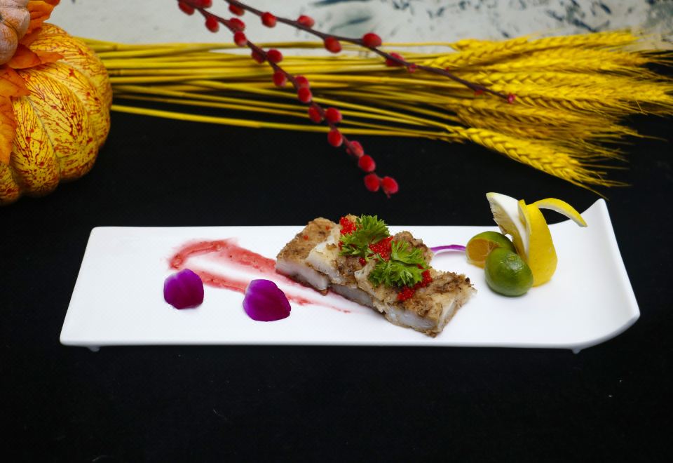 Jinsha Seaview Hotel Sanya 5*