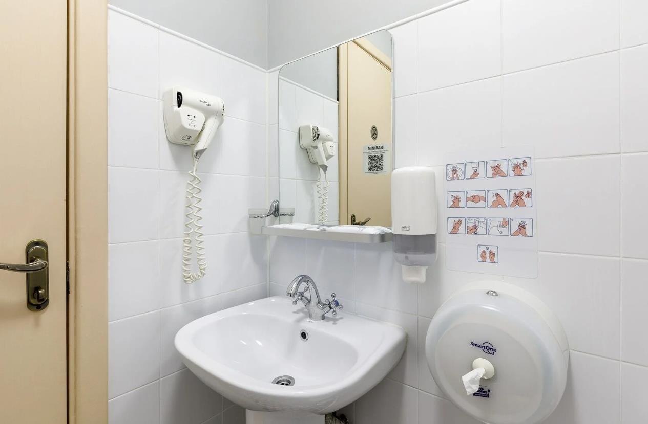 City Hotel on Leningradsky 3*