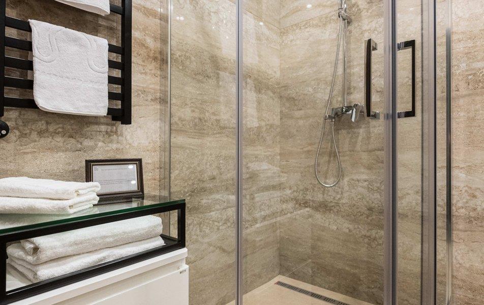 Плаза (ул. Лухмановская) 4*