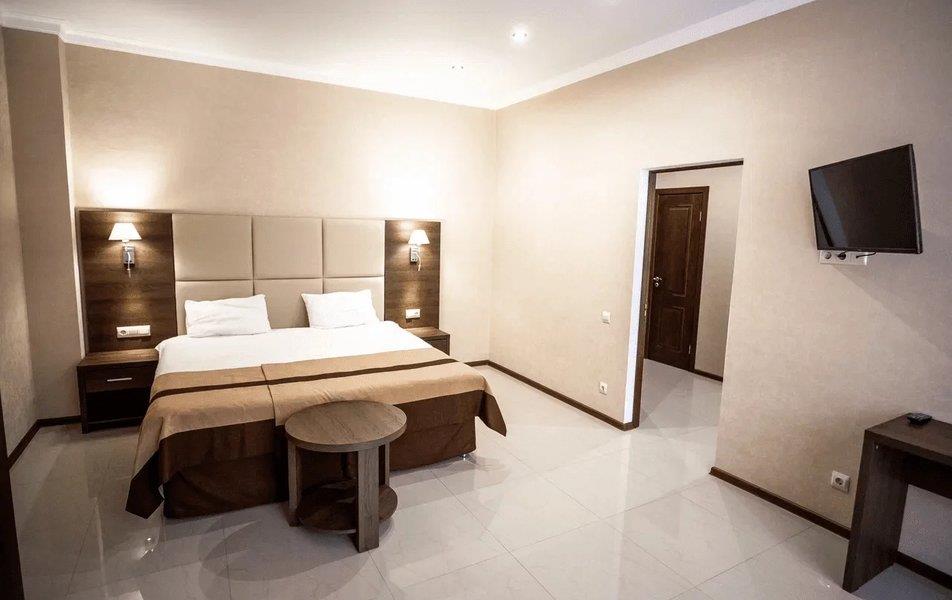 Орлиное Гнездо (Архыз) 0*