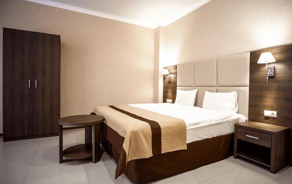 Орлиное Гнездо (Архыз) 0*