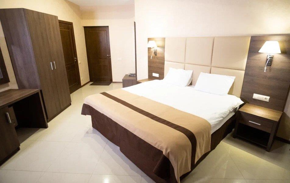 Орлиное Гнездо (Архыз) 0*