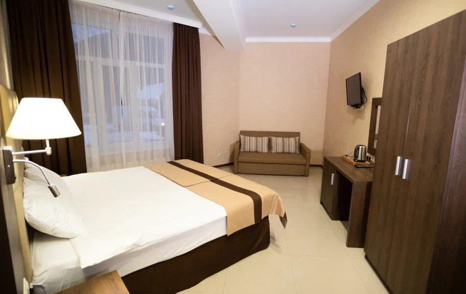 Орлиное Гнездо (Архыз) 0*