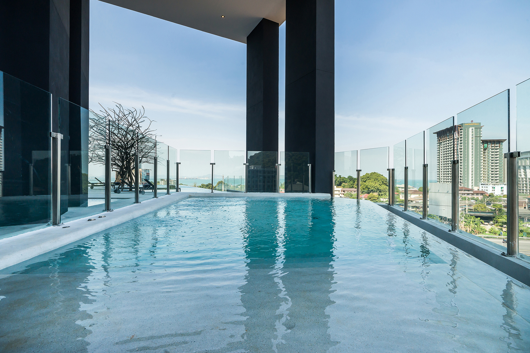 Arize Hotel Sri Racha 4*