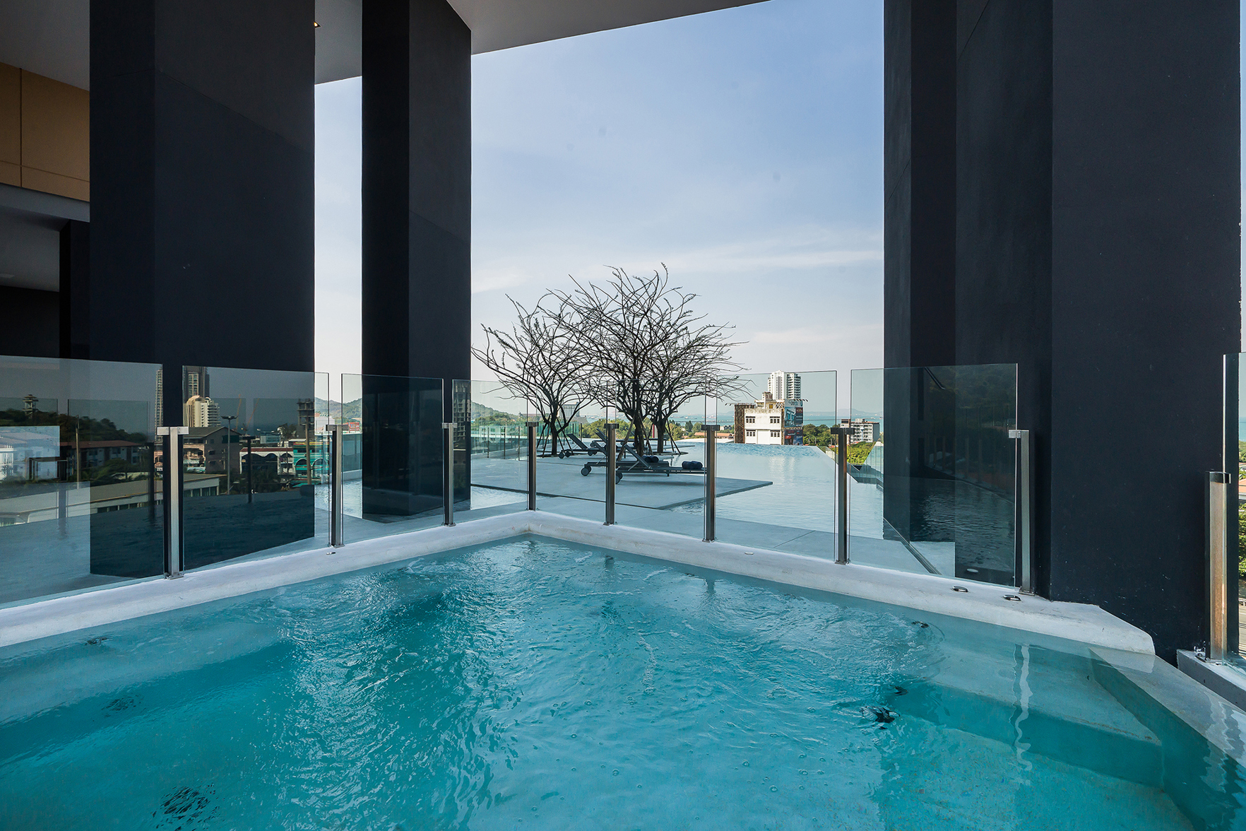 Arize Hotel Sri Racha 4*