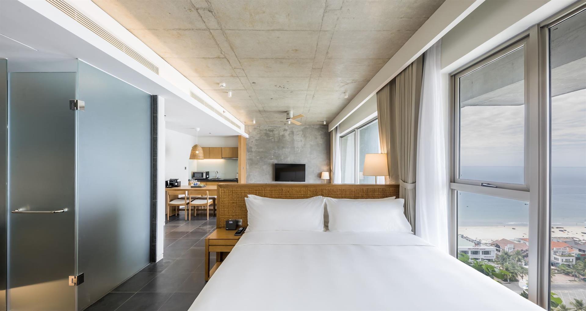 Chicland Hotel Danang 4*