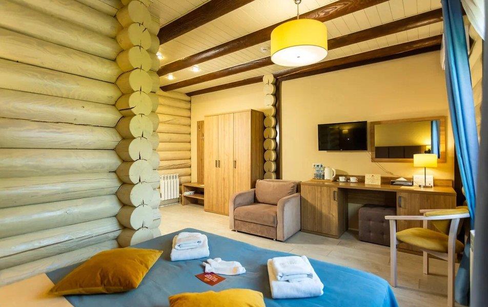 Отель Династия 4*