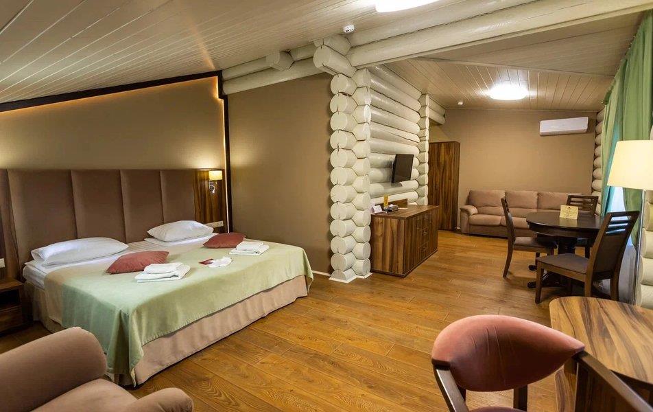 Отель Династия 4*