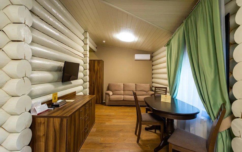 Отель Династия 4*